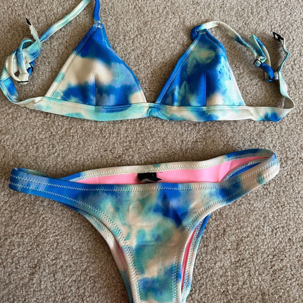 Triangl bikini set!! size xs both top and bottoms